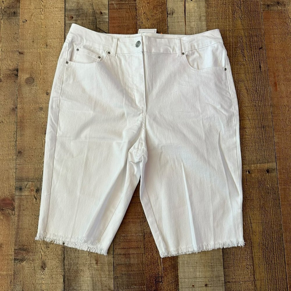 Ruby Rd. white out collection white denim jean shorts women's m
